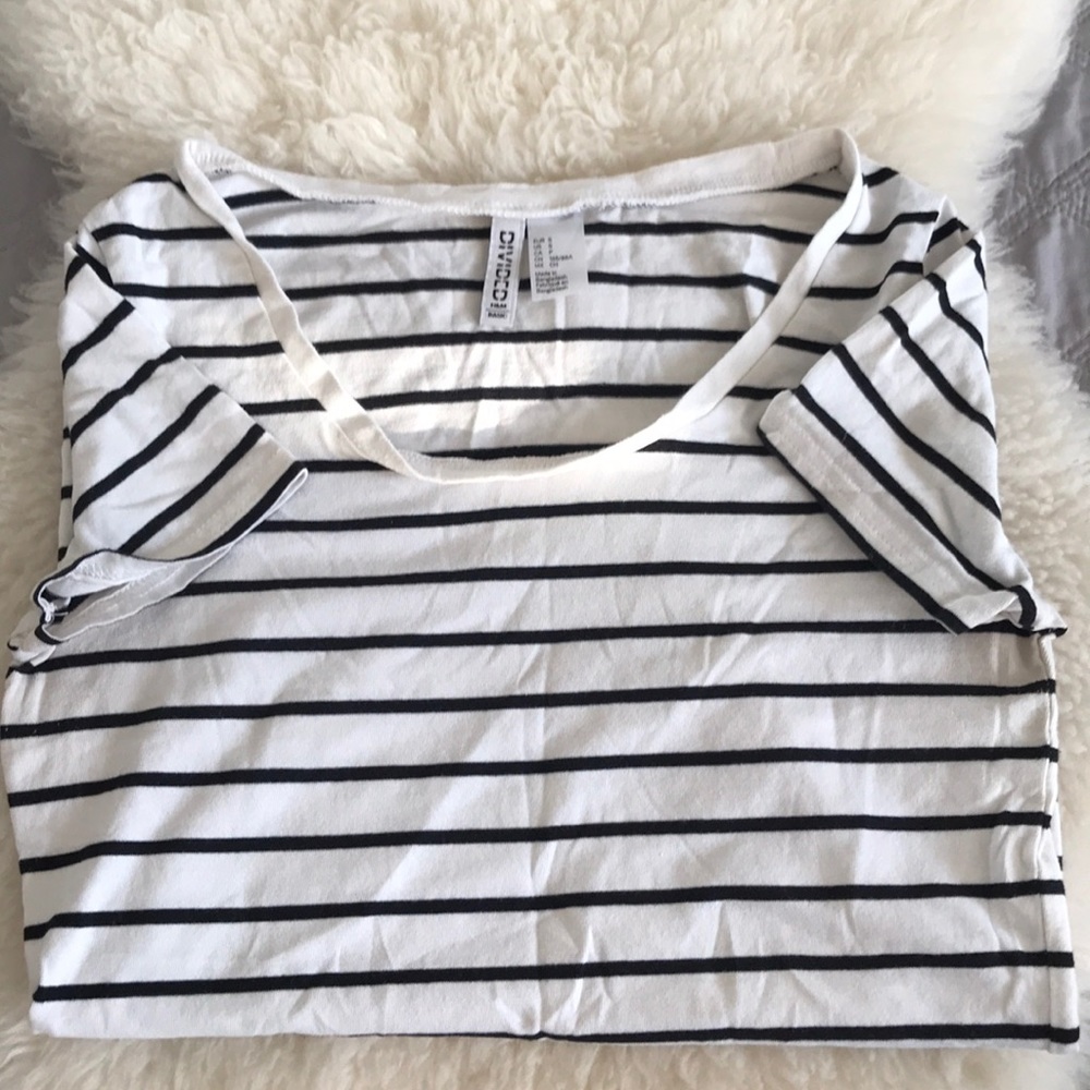 🌻H&M DIVIDED basic striped tee-shirt